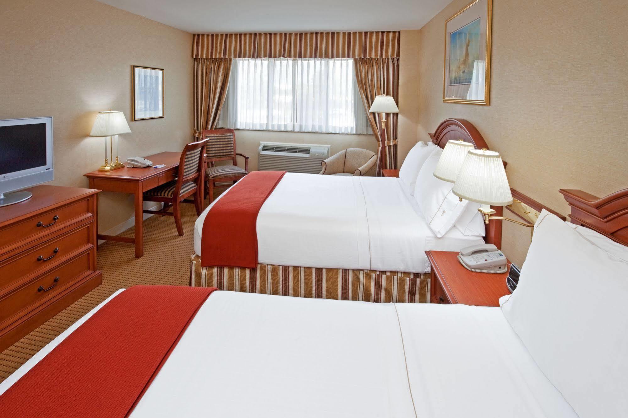 Five Towns - Jfk Airport 3*