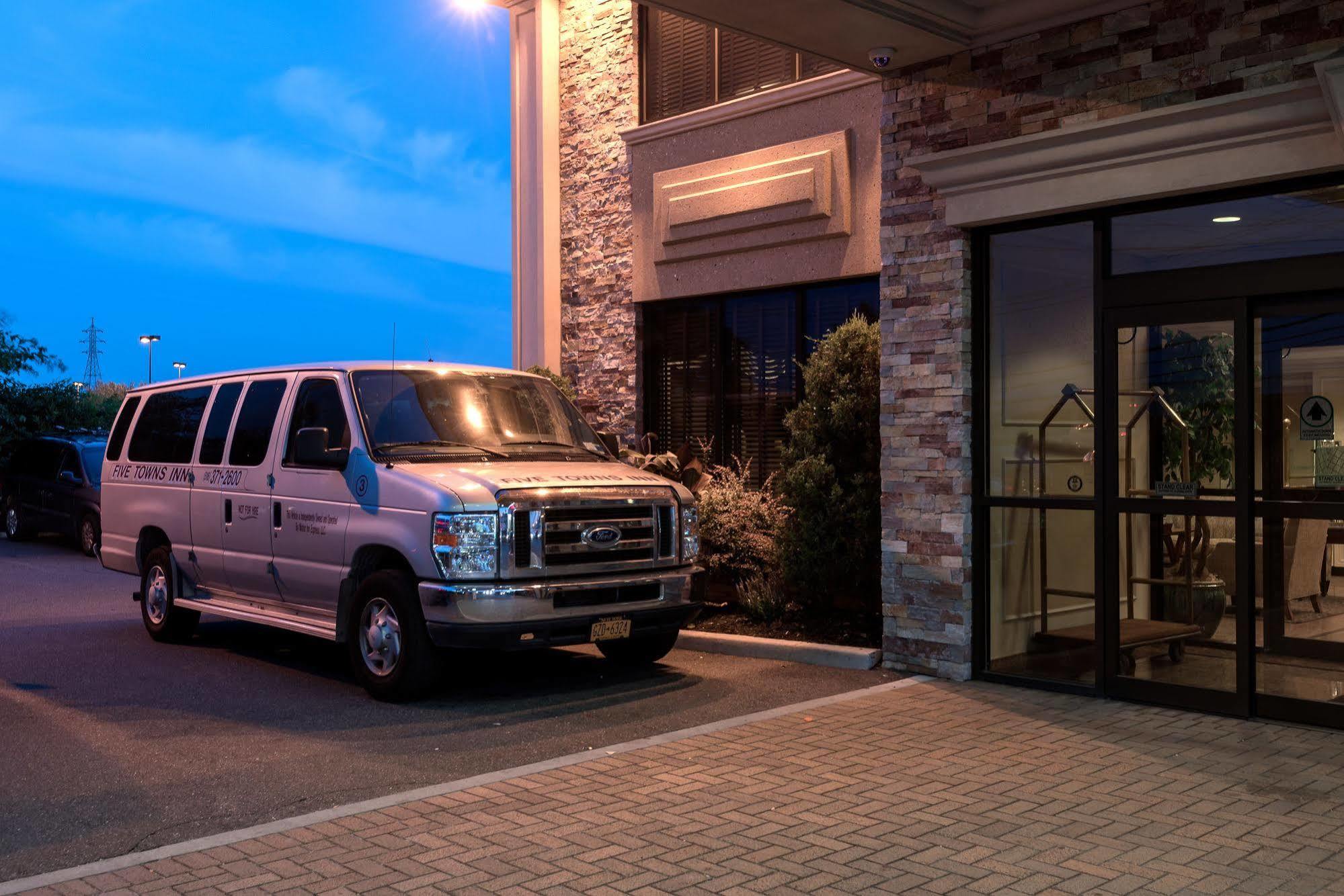 Five Towns - Jfk Airport 3*