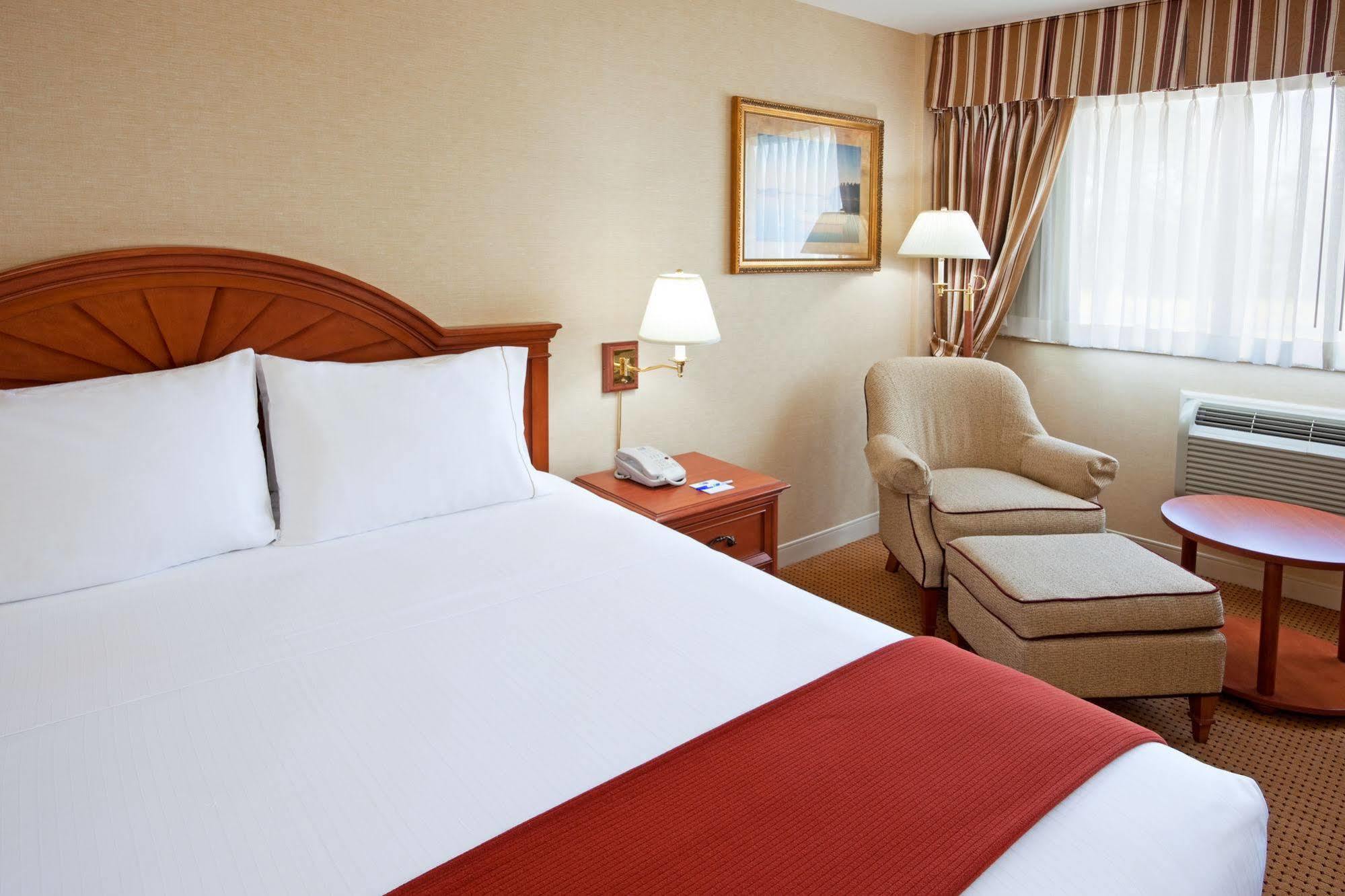 Five Towns - Jfk Airport Hotel 3*