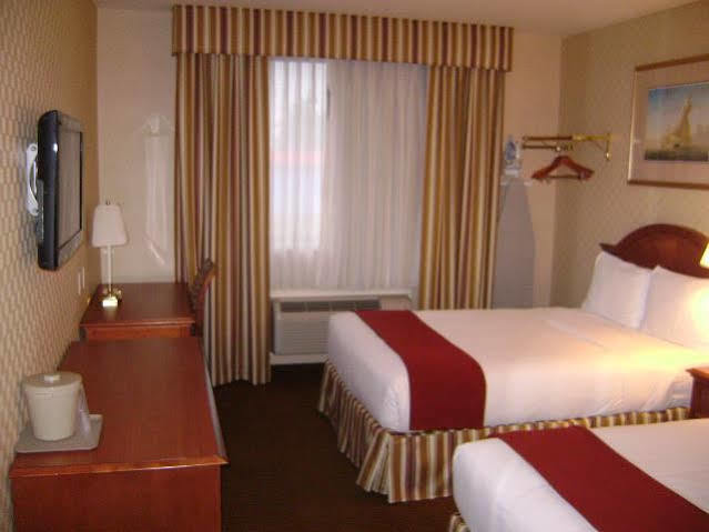 Five Towns - Jfk Airport 3*